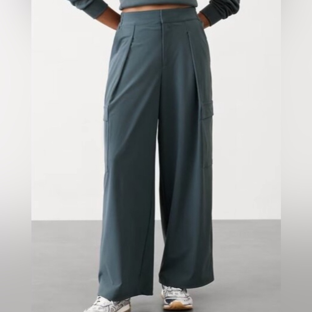 Athleta Pinnacle High Rise Trouser Pant in size 4 Petite color eden